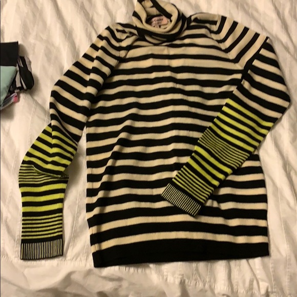 🧃Juicy Couture turtle neck - Picture 5 of 6